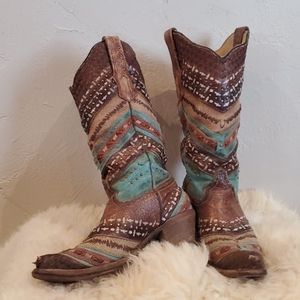 Corral point toe boots